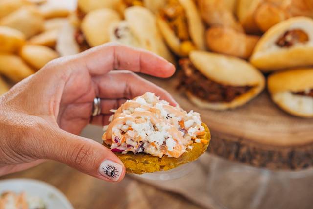 Tostones con ensalada