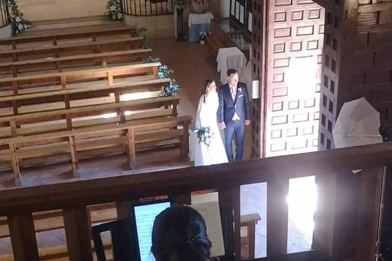 Salida de los novios