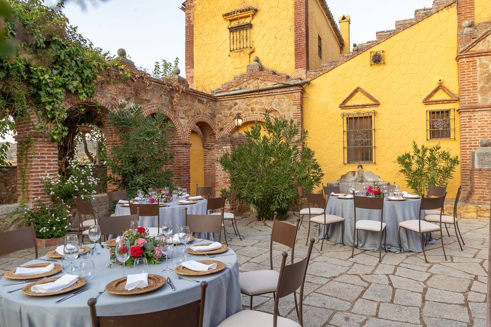 Patio frontal
