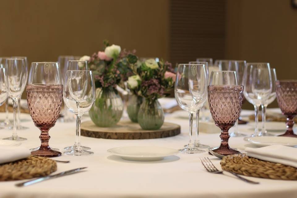 Detalle de la mesa del banquete