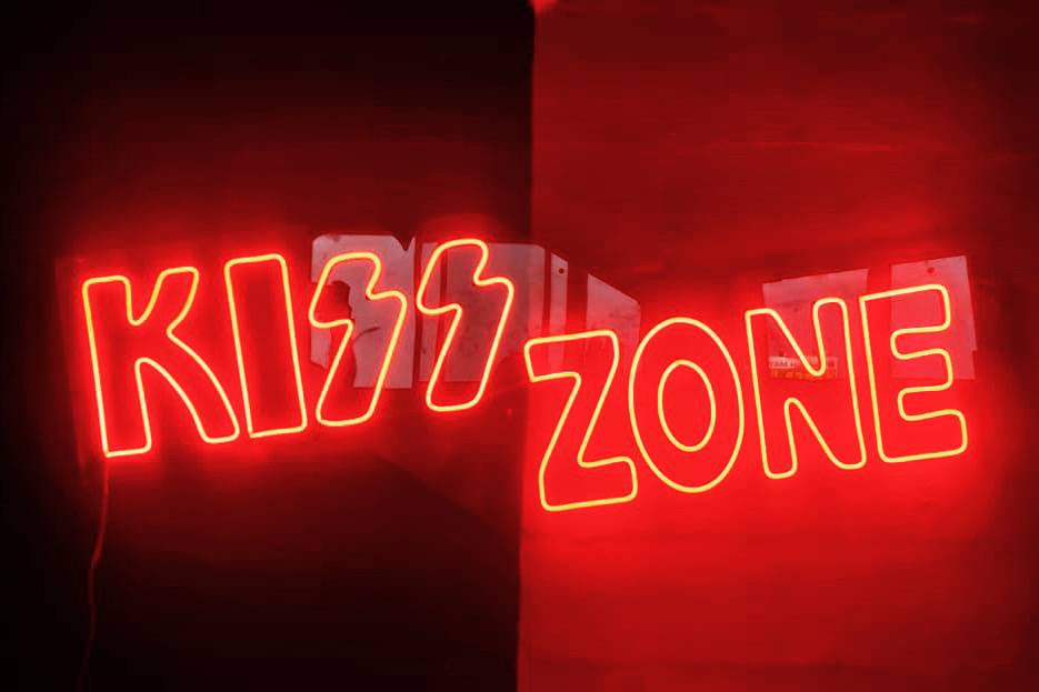 Kiss Zone