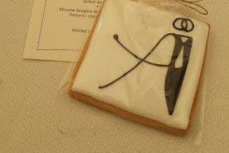 Galleta con logotipo de boda