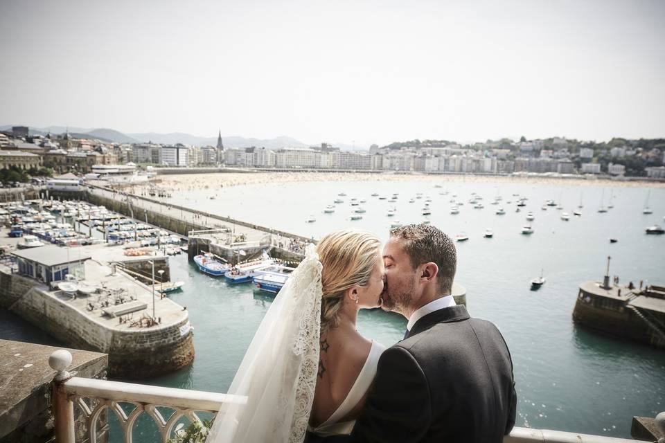 Beso en el puerto