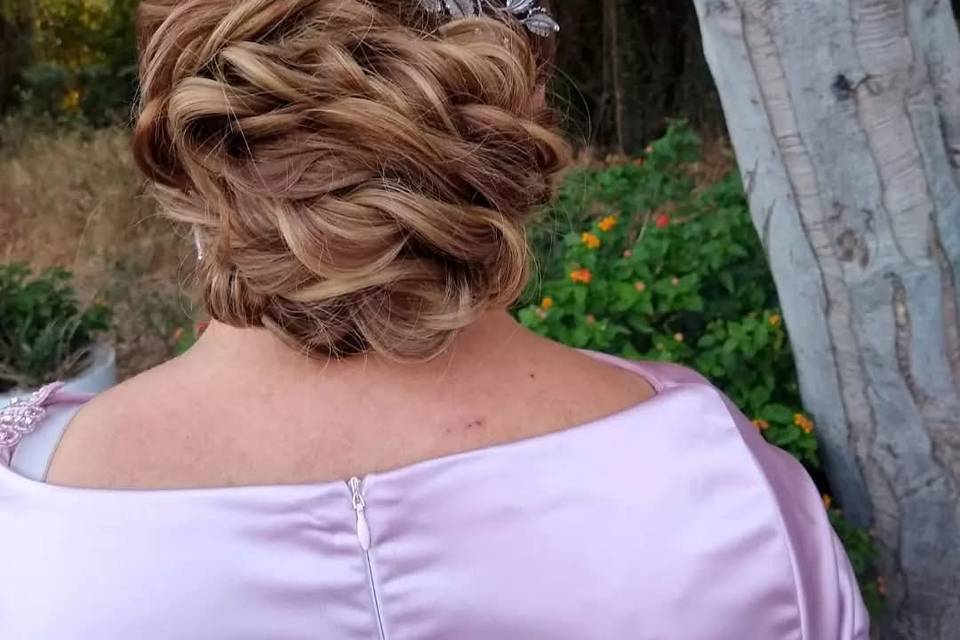 Peluquería y Maquillaje Zoraima