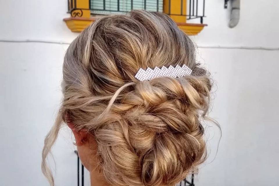 Peluquería y Maquillaje Zoraima