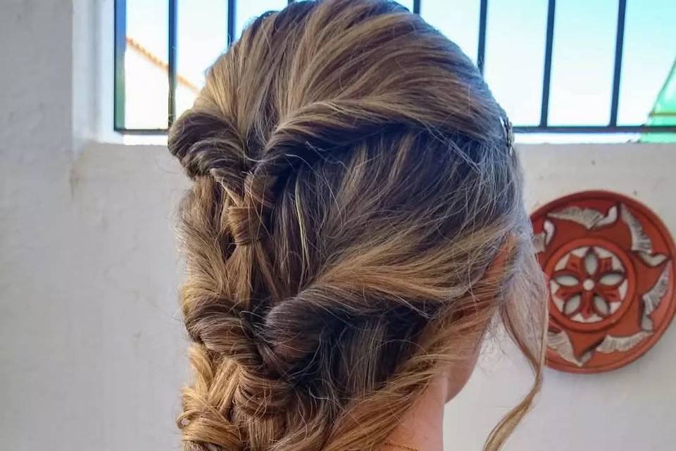 Peluquería y Maquillaje Zoraima