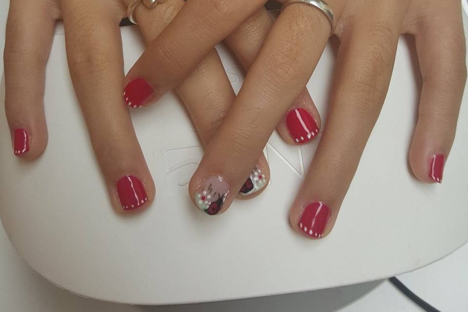 Manicura semipermanente