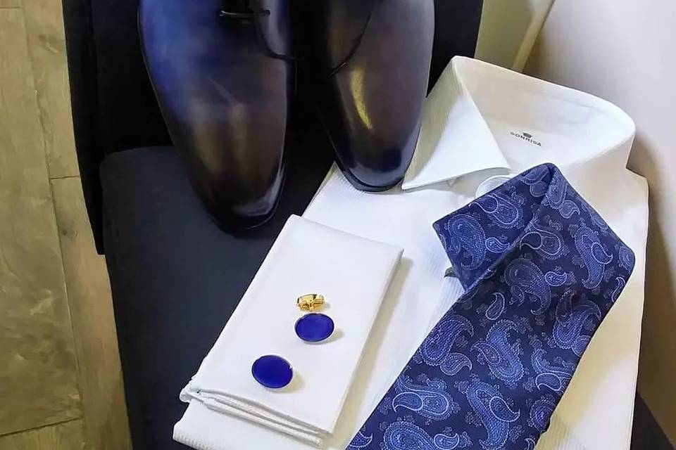 Gemelos, corbata y zapatos