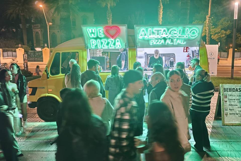 La furgoneta amarilla de Altag