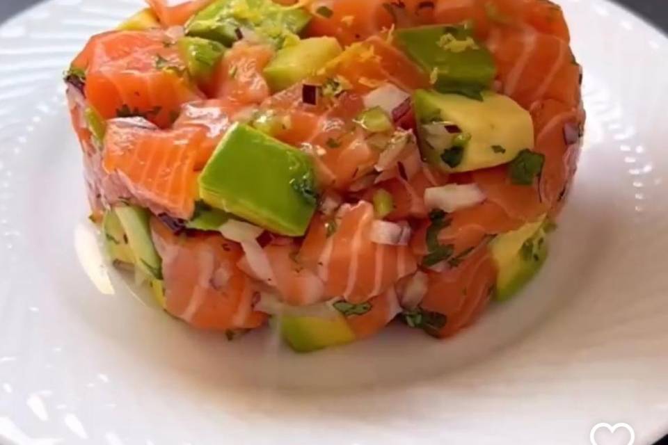 Tartar de salmón y aguacate