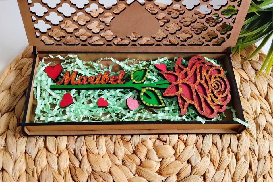 Rosa madera con caja