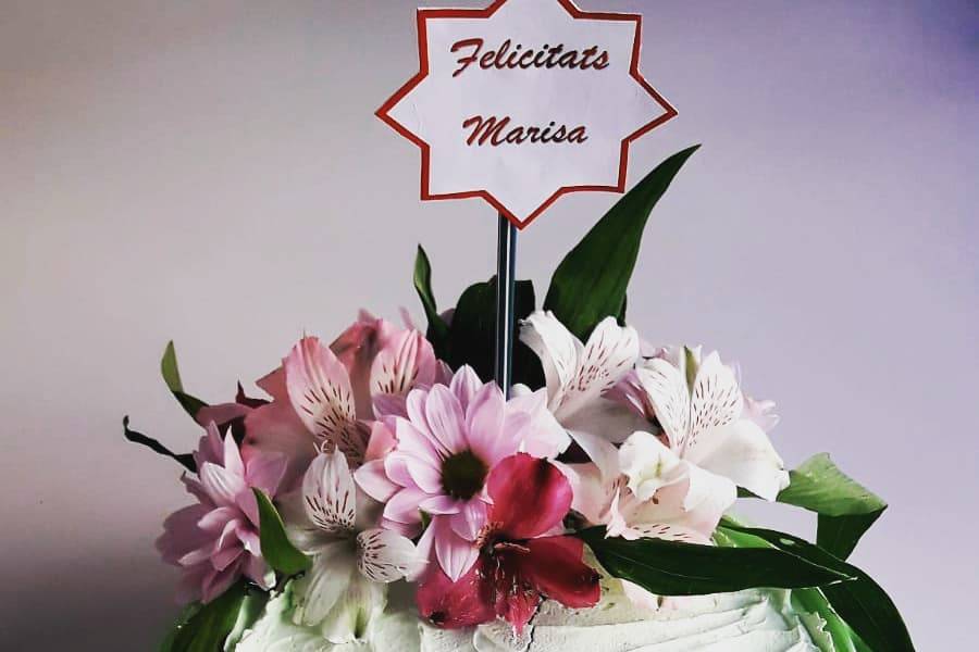 Pastel y flores