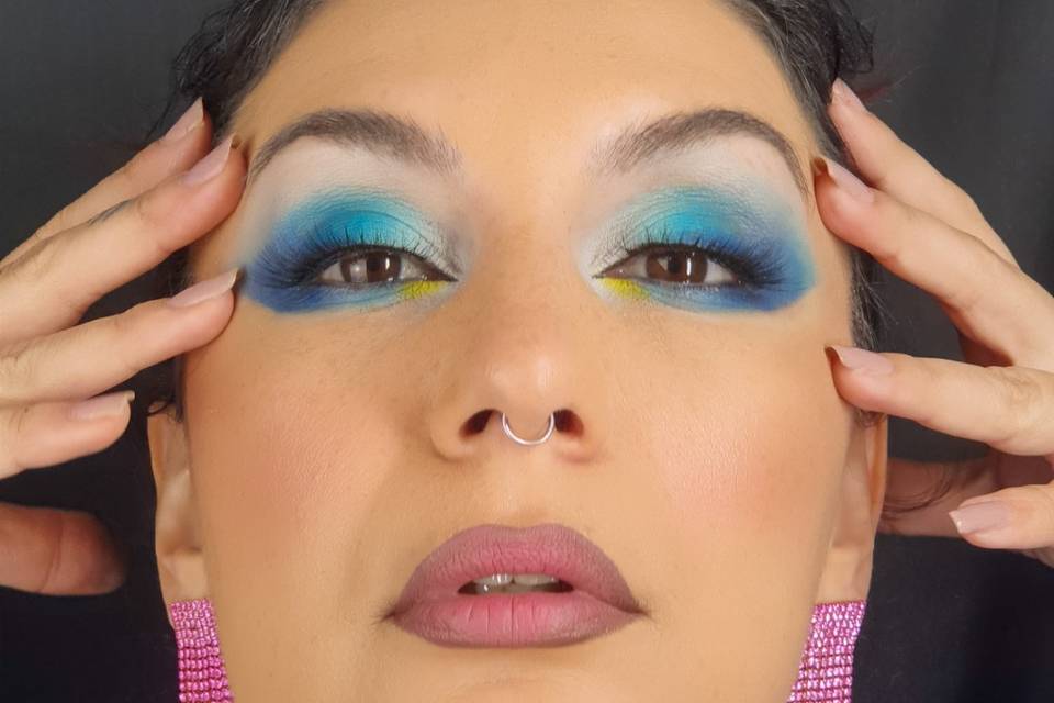 Makeup azul