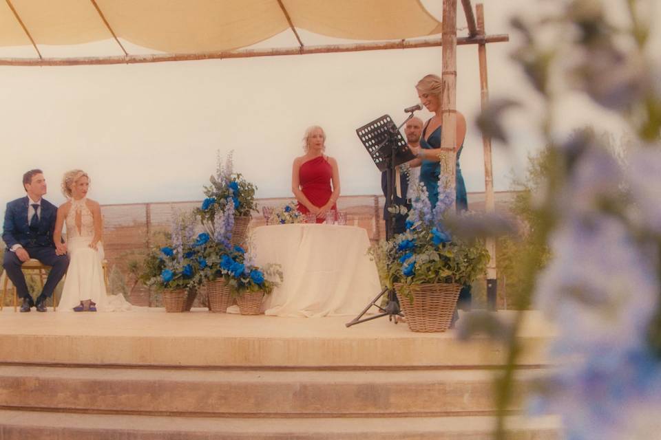 Novios en la ceremonia