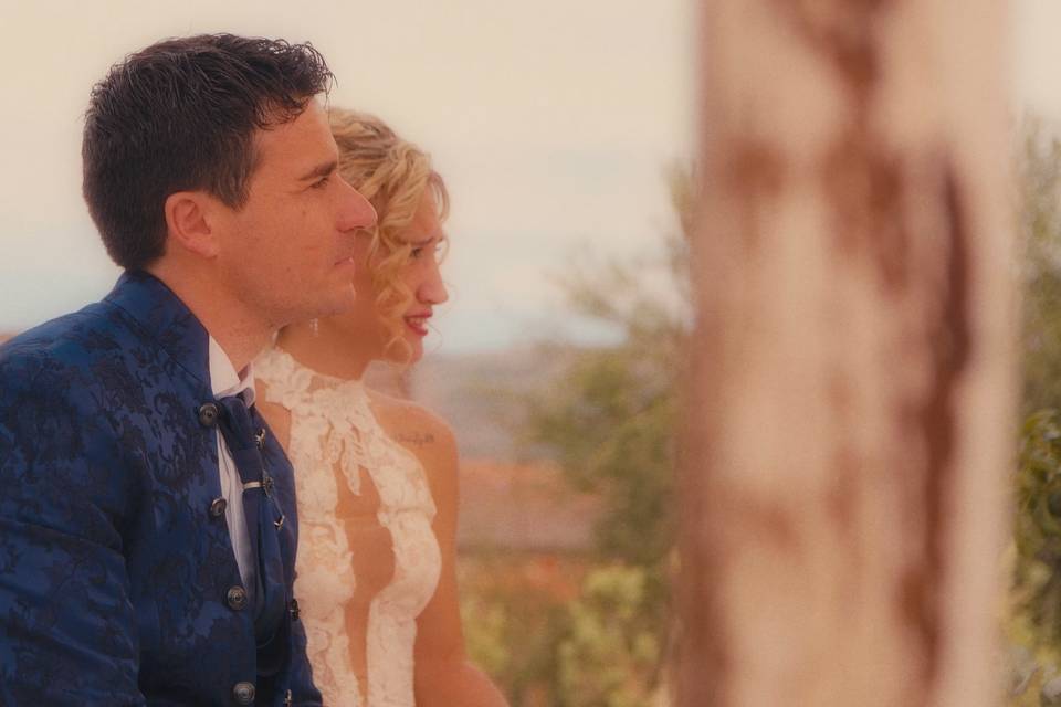 Novios en el altar