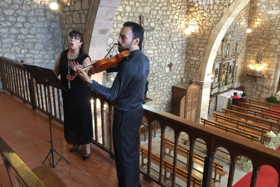 Soprano y violinista