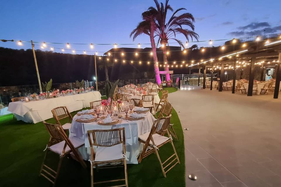 Boda en T. Habana de noche