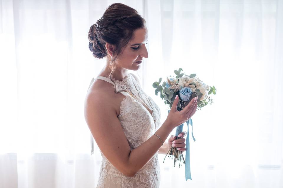 Inés y su ramo de novia