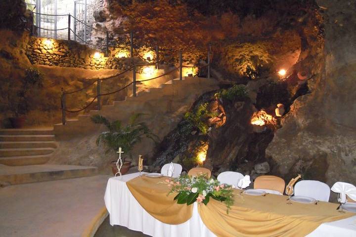 Ceremonia en cueva