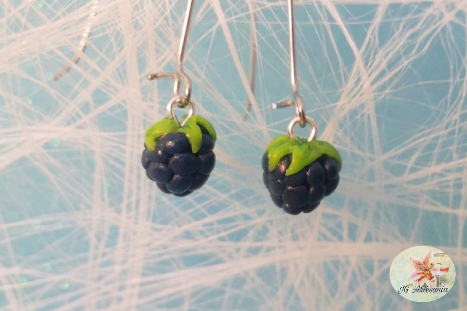 Pendientes frambuesa detalle