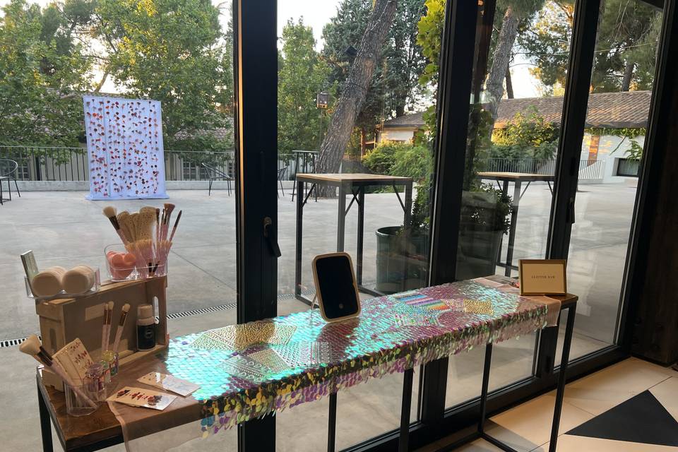 Glitter Bar
