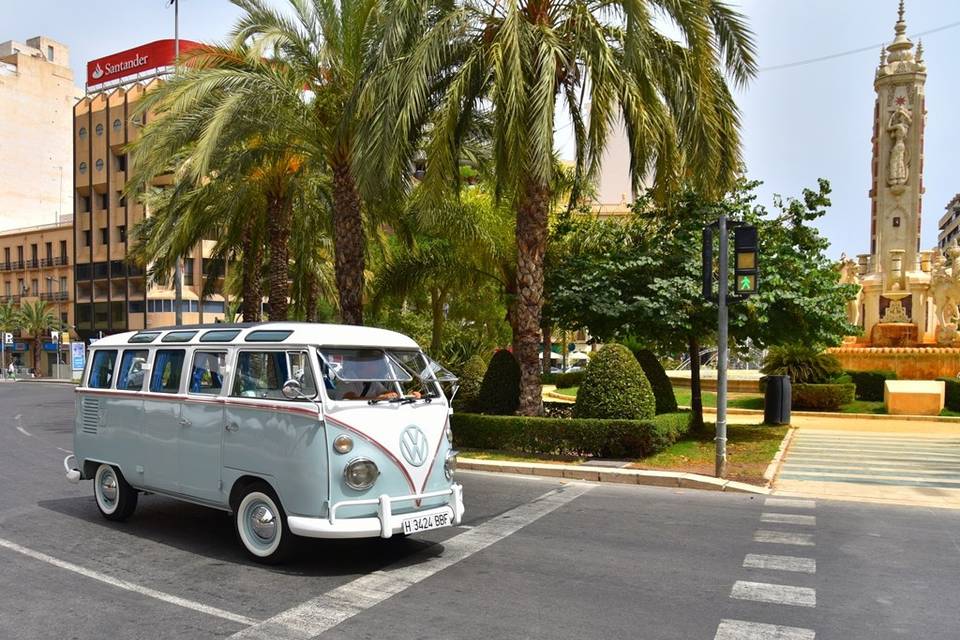 Kombi en Plaza luceros