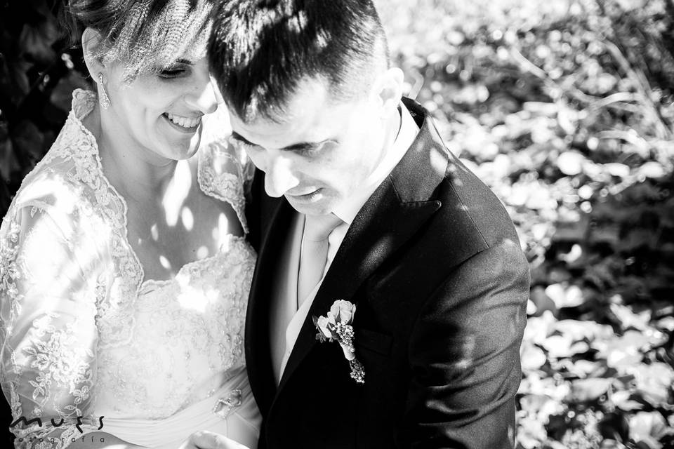 Novios en el parque