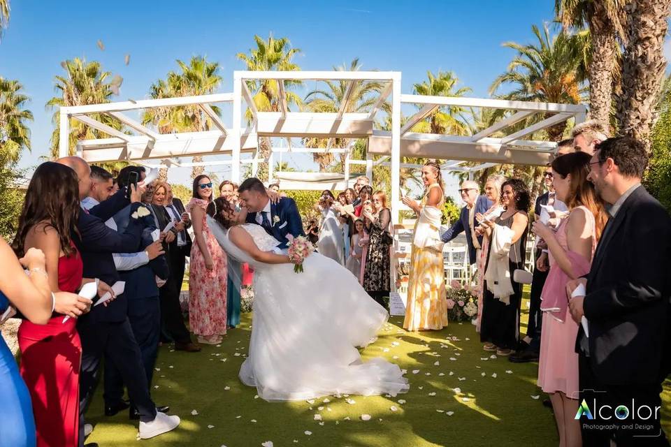 Salida de los novios