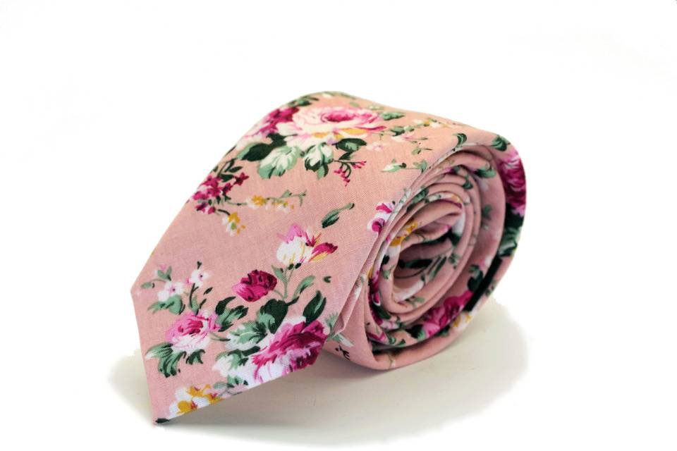 Corbata floral rosa