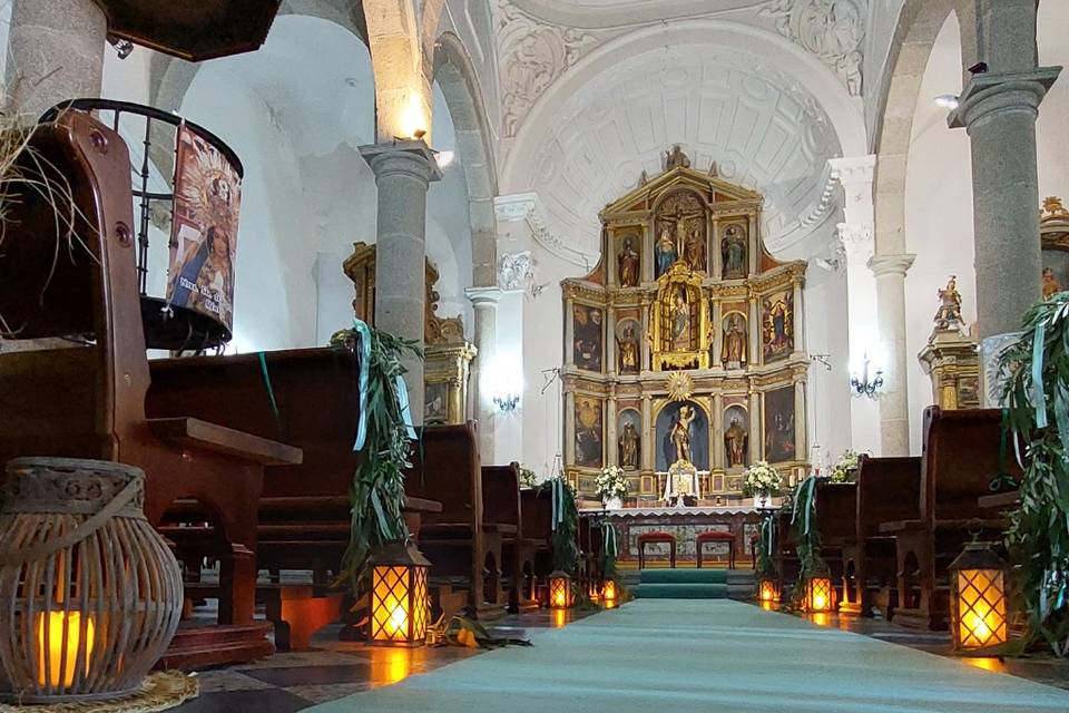 Decoración de la puerta de iglesia