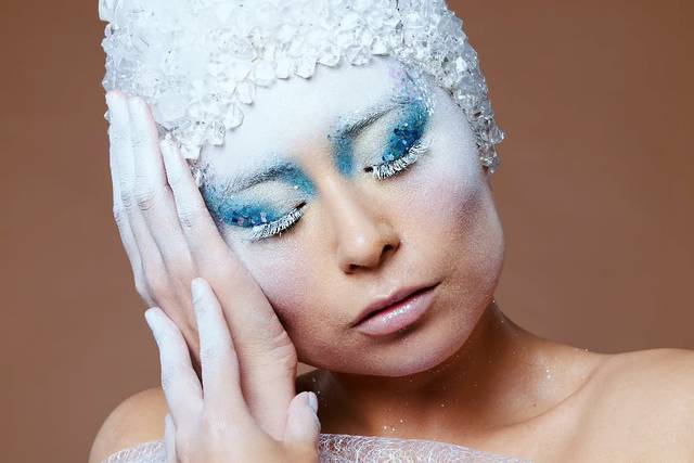 Prueba de maquillaje y peinado