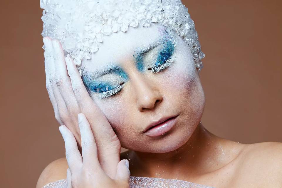 Prueba de maquillaje y peinado