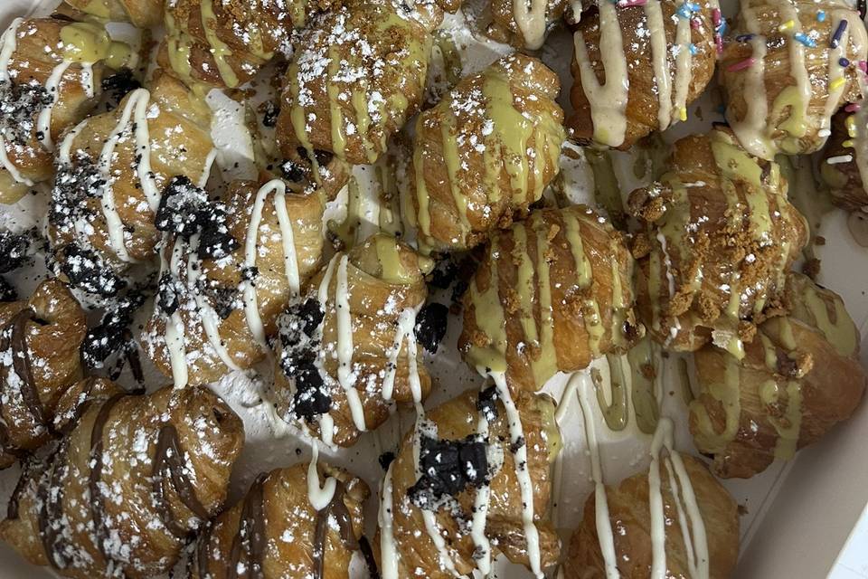 Croissants con toppings