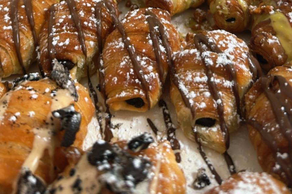 Croissants con toppings