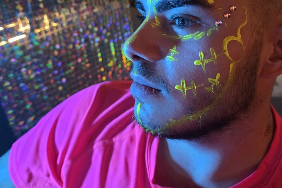 Maquillaje neón