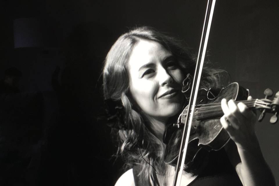 Laura violinista