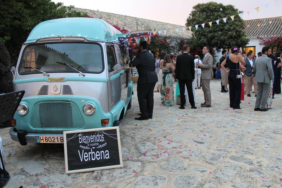 Renault Stafette en boda