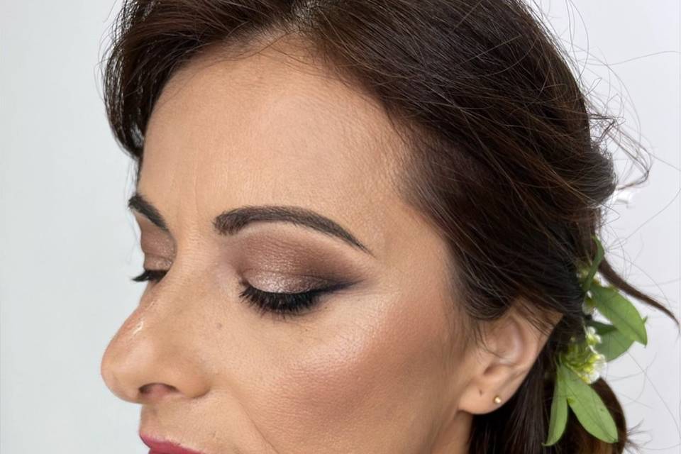 Nika Navarro Makeup