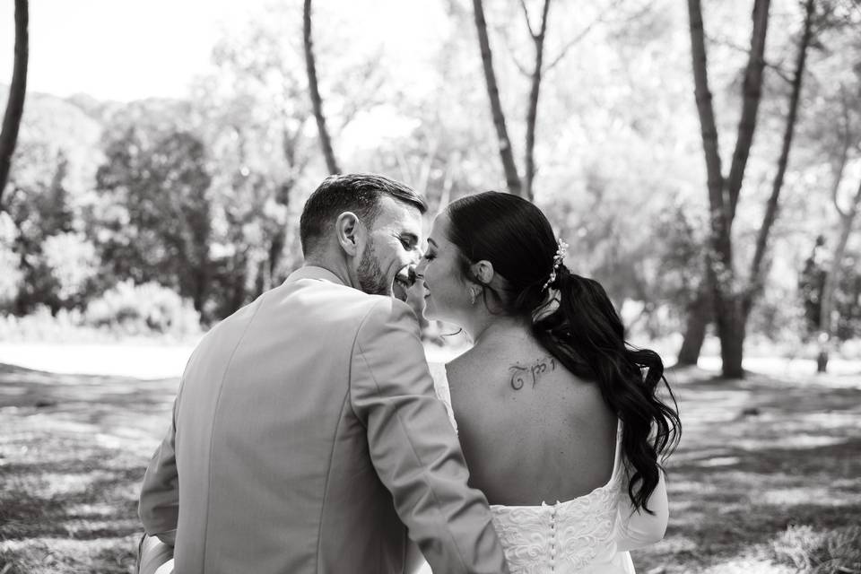 Kiss in the wild