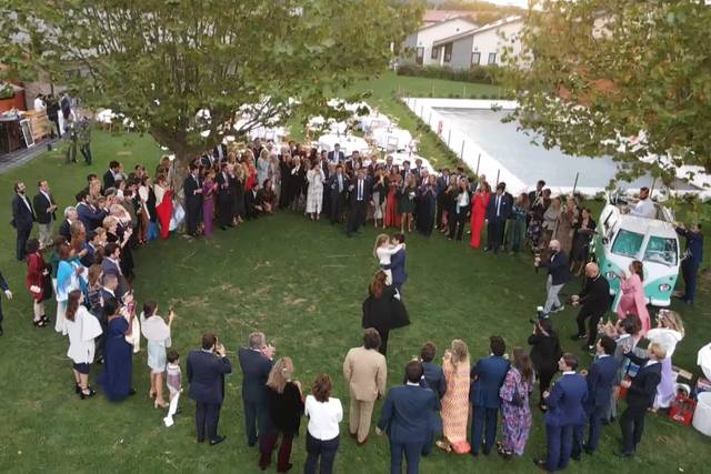 Primer vals en el jardín