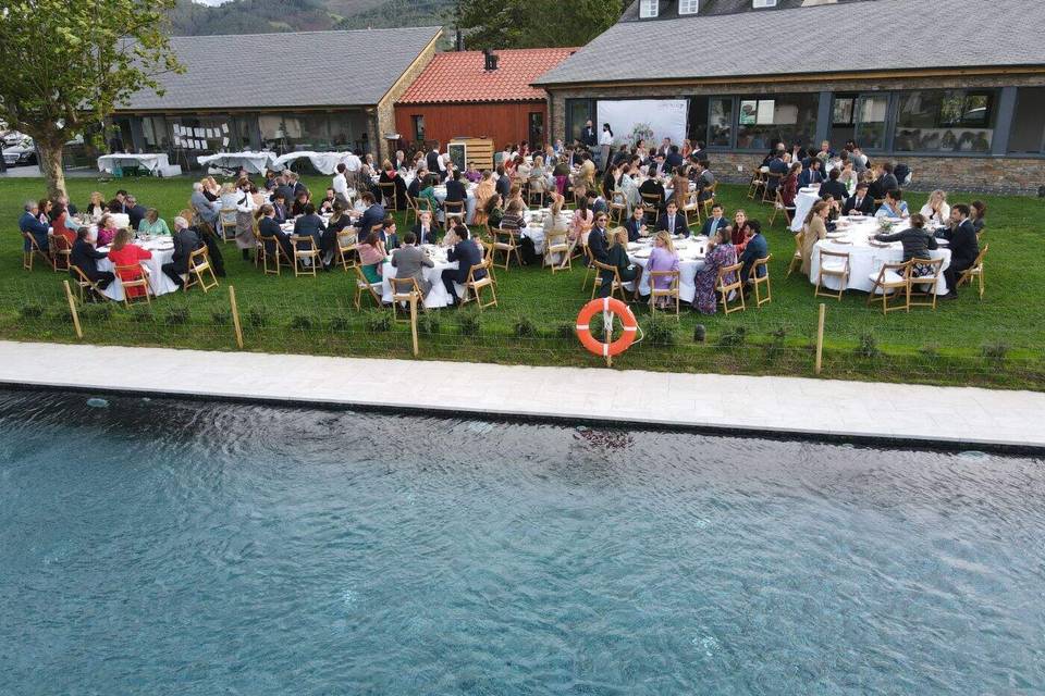 Banquete en el jardín