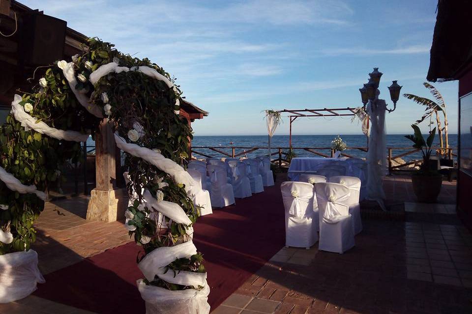 Boda de rocío en la playa