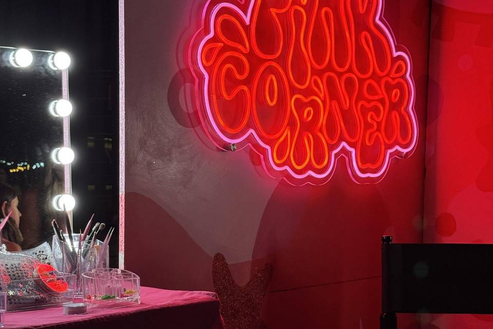 PINK CORNER