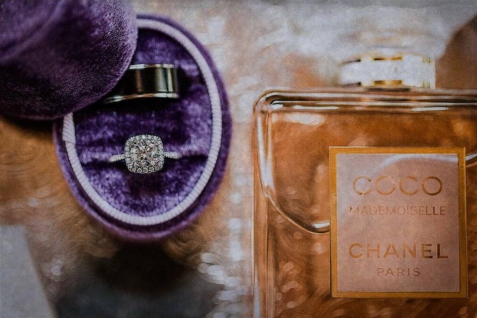 Details shot Rings and Perfume