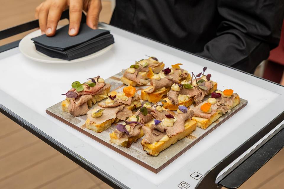 Bandeja canapés primer plano