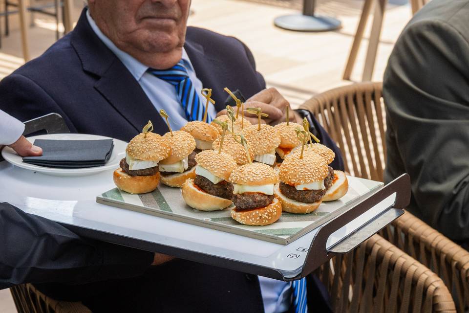 Minis hamburguesas servicio