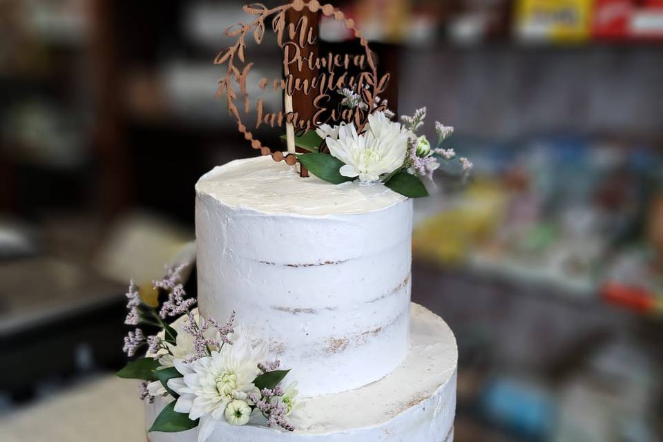 Tarta semi naked con flores