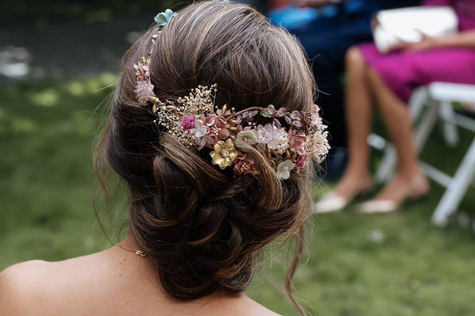 Flores entre el pelo