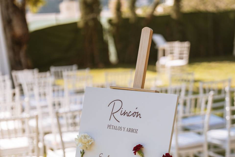 Rincon de petalos y arroz