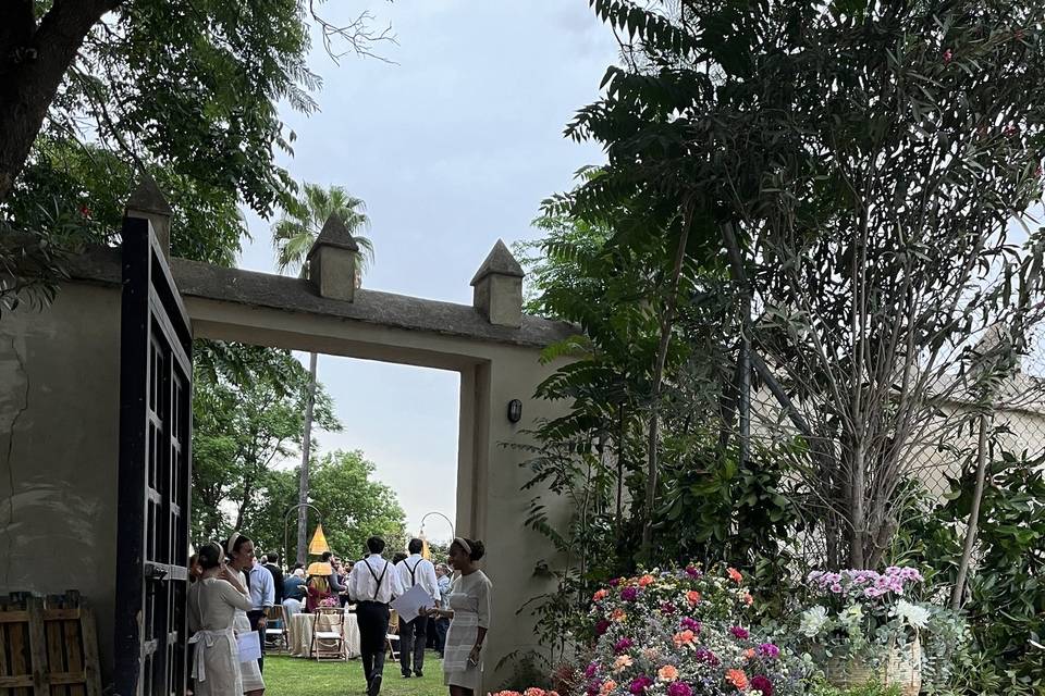 Entrada a jardín